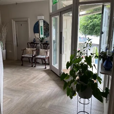 Ξενοδοχείο The Town House 2*