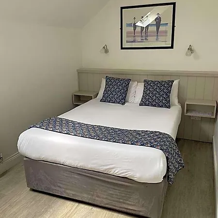 Hotel The Town House Naas
