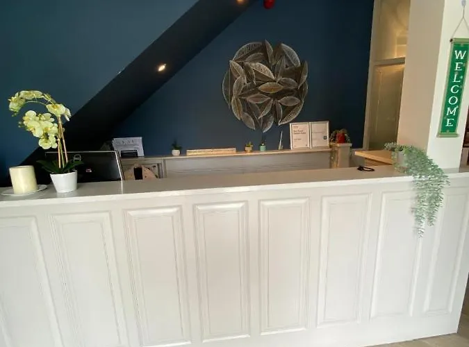 호텔 The Town House