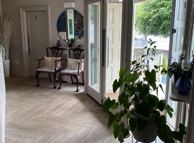 호텔 The Town House 2*